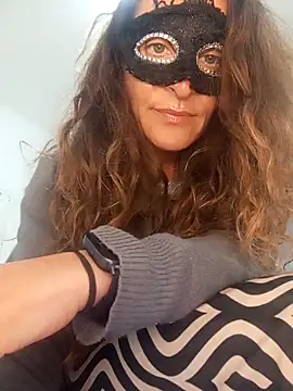 Snapshot of Giorgia13 chatting on November 2025 05:13:02 PM Giorgia13 online show from November 2025 05:13:02 PM