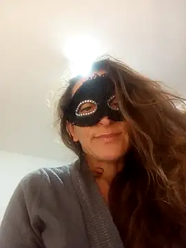 Snapshot of Giorgia13 chatting on November 2025 05:15:02 PM Giorgia13 online show from November 2025 05:15:02 PM