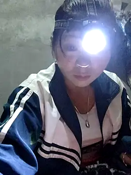 Snapshot of vangkt-cute chatting on November 2025 06:29:01 PM vangkt-cute online show from November 2025 06:29:01 PM