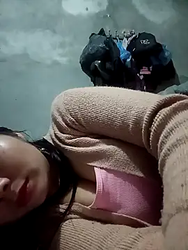 Snapshot of vangkt-cute chatting on March 2026 08:35:02 PM vangkt-cute online show from March 2026 08:35:02 PM