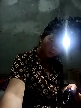 Snapshot of vangkt-cute chatting on March 2026 06:35:02 PM vangkt-cute online show from March 2026 06:35:02 PM