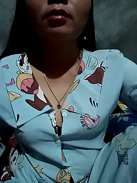 Snapshot of vangkt-cute chatting on April 2026 08:39:01 PM vangkt-cute online show from April 2026 08:39:01 PM