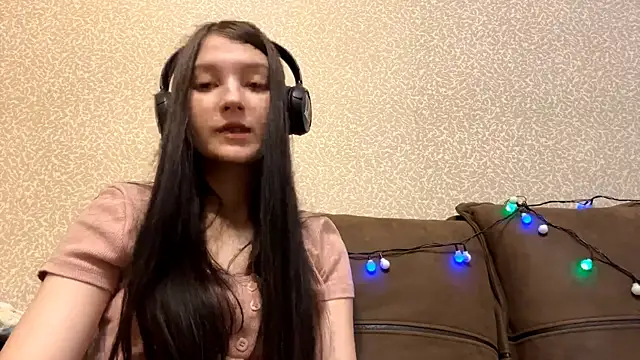 AurorAurora online show from December 2025 08:20:01 AM