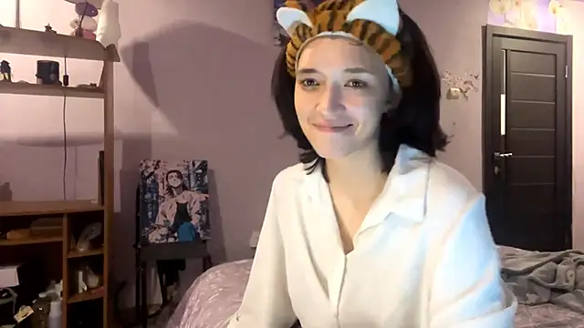 JamieRosten online show from November 2025 12:04:01 PM