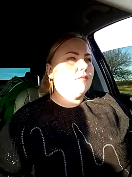 Moumy girl online show from November 2025 07:08:02 AM