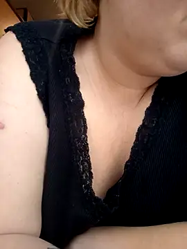 Moumy girl online show from November 2025 06:46:02 AM