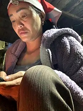 Snapshot of phuong_cute chatting on November 2025 04:11:01 AM phuong cute online show from November 2025 04:11:01 AM