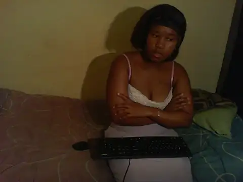 Snapshot of Diva-girl chatting on November 2025 06:02:02 AM Diva-girl online show from November 2025 06:02:02 AM