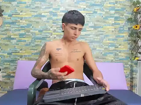 Snapshot of naughty_boy_Maicoll chatting on November 2025 12:00:02 PM naughty boy Maicoll online show from November 2025 12:00:02 PM