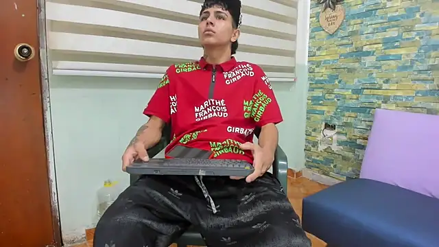 Snapshot of naughty_boy_Maicoll chatting on November 2025 11:58:01 AM naughty boy Maicoll online show from November 2025 11:58:01 AM