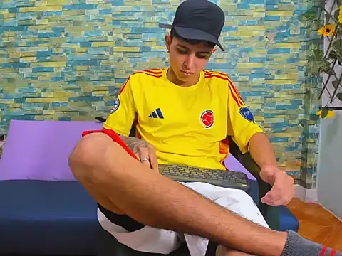 Snapshot of naughty_boy_Maicoll chatting on November 2025 11:21:02 AM naughty boy Maicoll online show from November 2025 11:21:02 AM