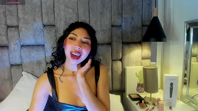 Emmaskinny online show from November 2025 05:00:02 AM