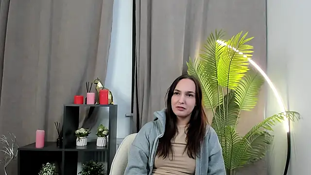 Snapshot of MishaHolme chatting on November 2025 03:33:01 PM MishaHolme online show from November 2025 03:33:01 PM