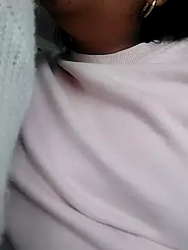 Snapshot of Sarahy- chatting on November 2025 03:56:02 PM Sarahy- online show from November 2025 03:56:02 PM