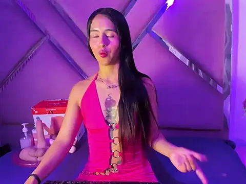 Snapshot of CloeMorenti_ chatting on November 2025 12:49:01 PM CloeMorenti online show from November 2025 12:49:01 PM