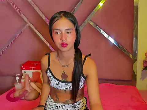 Snapshot of CloeMorenti_ chatting on November 2025 12:52:01 PM CloeMorenti online show from November 2025 12:52:01 PM