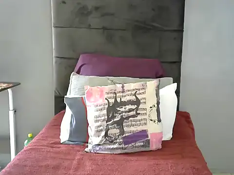 WILD KITTYxXxX online show from November 2025 08:59:02 AM