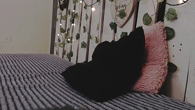 DUVAN MONTES online show from November 2025 02:54:01 PM