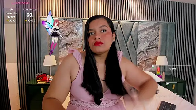 Snapshot of charlott_divine chatting on November 2025 11:43:02 AM charlott divine online show from November 2025 11:43:02 AM