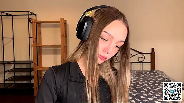 Snapshot of HoaPatton chatting on November 2025 11:09:01 AM HoaPatton online show from November 2025 11:09:01 AM