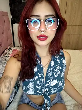 Snapshot of Sarah_Lark- chatting on November 2025 01:06:01 AM Sarah Lark- online show from November 2025 01:06:01 AM