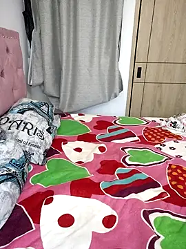 Snapshot of Sarah_Lark- chatting on November 2025 01:07:02 AM Sarah Lark- online show from November 2025 01:07:02 AM