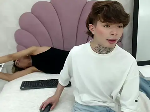 axel and jacob online show from November 2025 07:24:02 PM