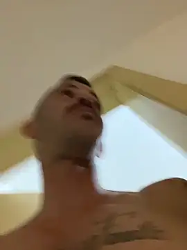 Lucasjandre online show from November 2025 10:08:02 PM