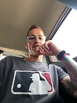 Lucasjandre online show from March 2026 01:49:02 PM