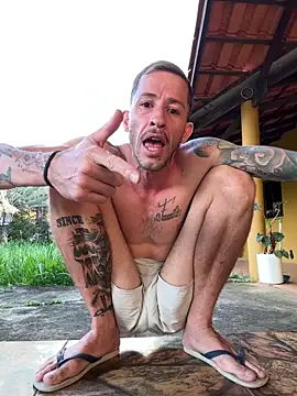 Lucasjandre online show from March 2026 08:43:01 PM