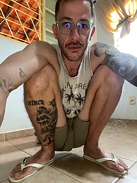 Lucasjandre online show from April 2026 09:43:01 AM