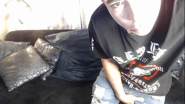 Snapshot of Aaron_foxx1 chatting on November 2025 12:42:02 PM Aaron foxx1 online show from November 2025 12:42:02 PM