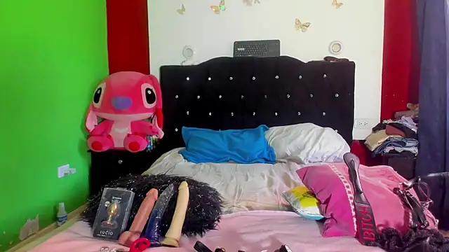 Snapshot of sweet_alison04 chatting on November 2025 01:24:02 PM sweet alison04 online show from November 2025 01:24:02 PM