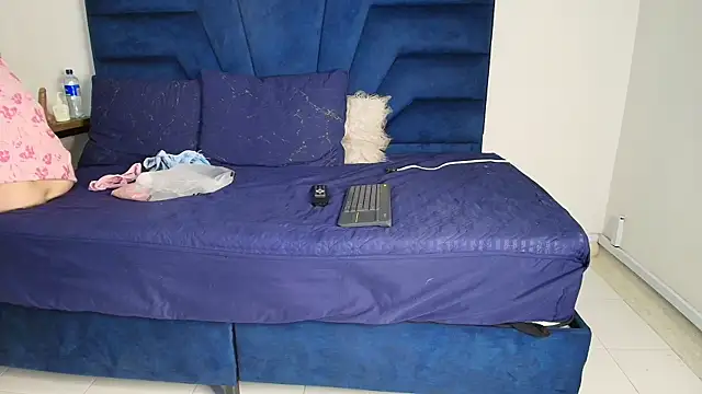 Snapshot of sharon_stone5 chatting on December 2025 12:32:01 PM sharon stone5 online show from December 2025 12:32:01 PM