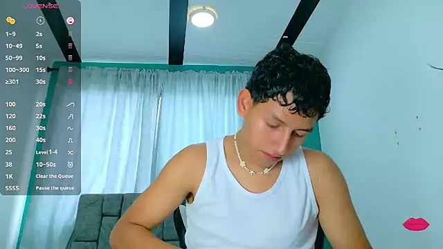 Snapshot of FelipeGonzalezz chatting on December 2025 12:32:02 PM FelipeGonzalezz online show from December 2025 12:32:02 PM