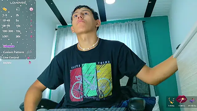 Snapshot of FelipeGonzalezz chatting on December 2025 12:36:02 PM FelipeGonzalezz online show from December 2025 12:36:02 PM