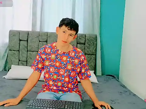 Snapshot of FelipeGonzalezz chatting on December 2025 01:07:01 PM FelipeGonzalezz online show from December 2025 01:07:01 PM