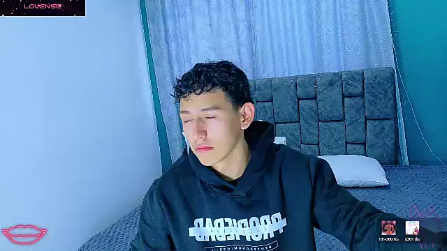 Snapshot of FelipeGonzalezz chatting on January 2026 12:44:02 PM FelipeGonzalezz online show from January 2026 12:44:02 PM