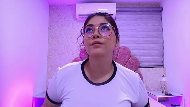 Snapshot of mia_fontana_ chatting on December 2025 11:52:01 AM mia fontana online show from December 2025 11:52:01 AM