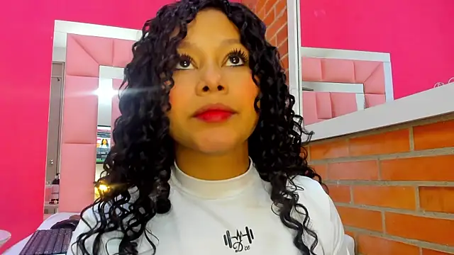 Snapshot of Veronica_sexy69 chatting on November 2025 06:19:02 PM Veronica sexy69 online show from November 2025 06:19:02 PM