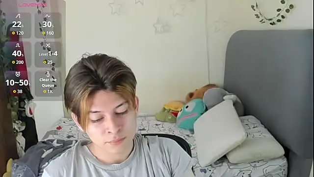 Felix kitty online show from November 2025 07:02:02 PM