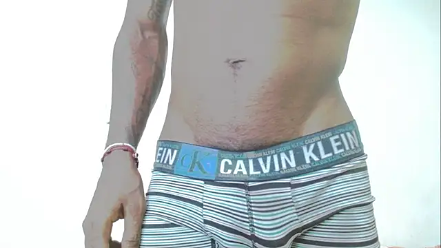 Snapshot of antonela-cris chatting on November 2025 05:18:01 AM antonela-cris online show from November 2025 05:18:01 AM