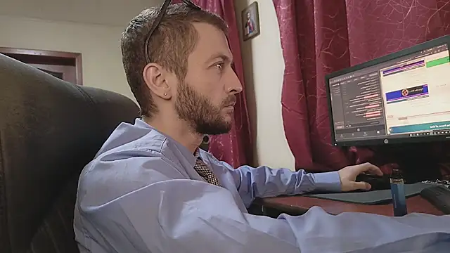 333Alone in theDark777 online show from November 2025 04:43:02 PM