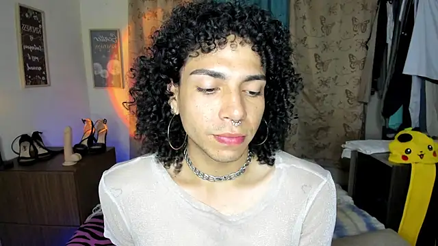 Snapshot of Angel_White25 chatting on April 2026 11:30:02 PM Angel White25 online show from April 2026 11:30:02 PM