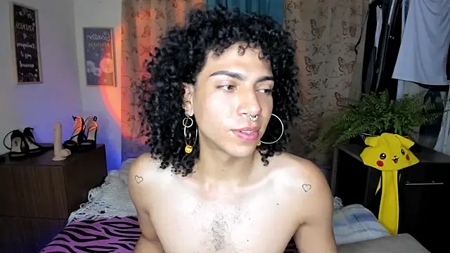 Snapshot of Angel_White25 chatting on April 2026 10:12:02 PM Angel White25 online show from April 2026 10:12:02 PM