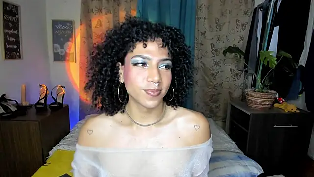 Snapshot of Angel_White25 chatting on April 2026 02:27:02 AM Angel White25 online show from April 2026 02:27:02 AM