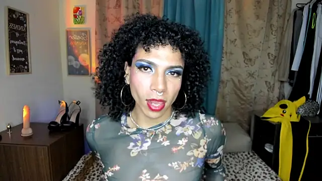 Snapshot of Angel_White25 chatting on May 2026 01:12:01 AM Angel White25 online show from May 2026 01:12:01 AM