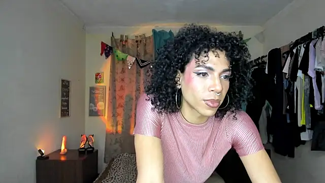 Snapshot of Angel_White25 chatting on June 2026 02:45:01 AM Angel White25 online show from June 2026 02:45:01 AM