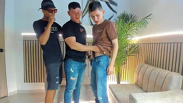 Justingsex1 online show from November 2025 06:03:01 AM