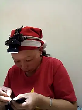 girl-hot2x online show from November 2025 01:00:02 PM